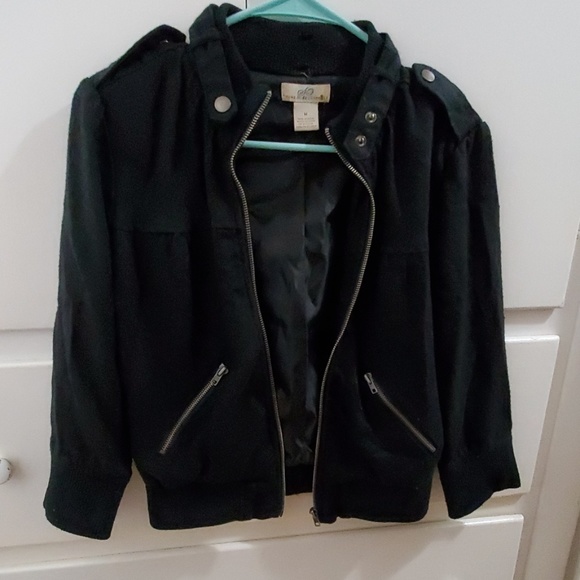 SO Jackets & Blazers - Edgy black cropped jacket